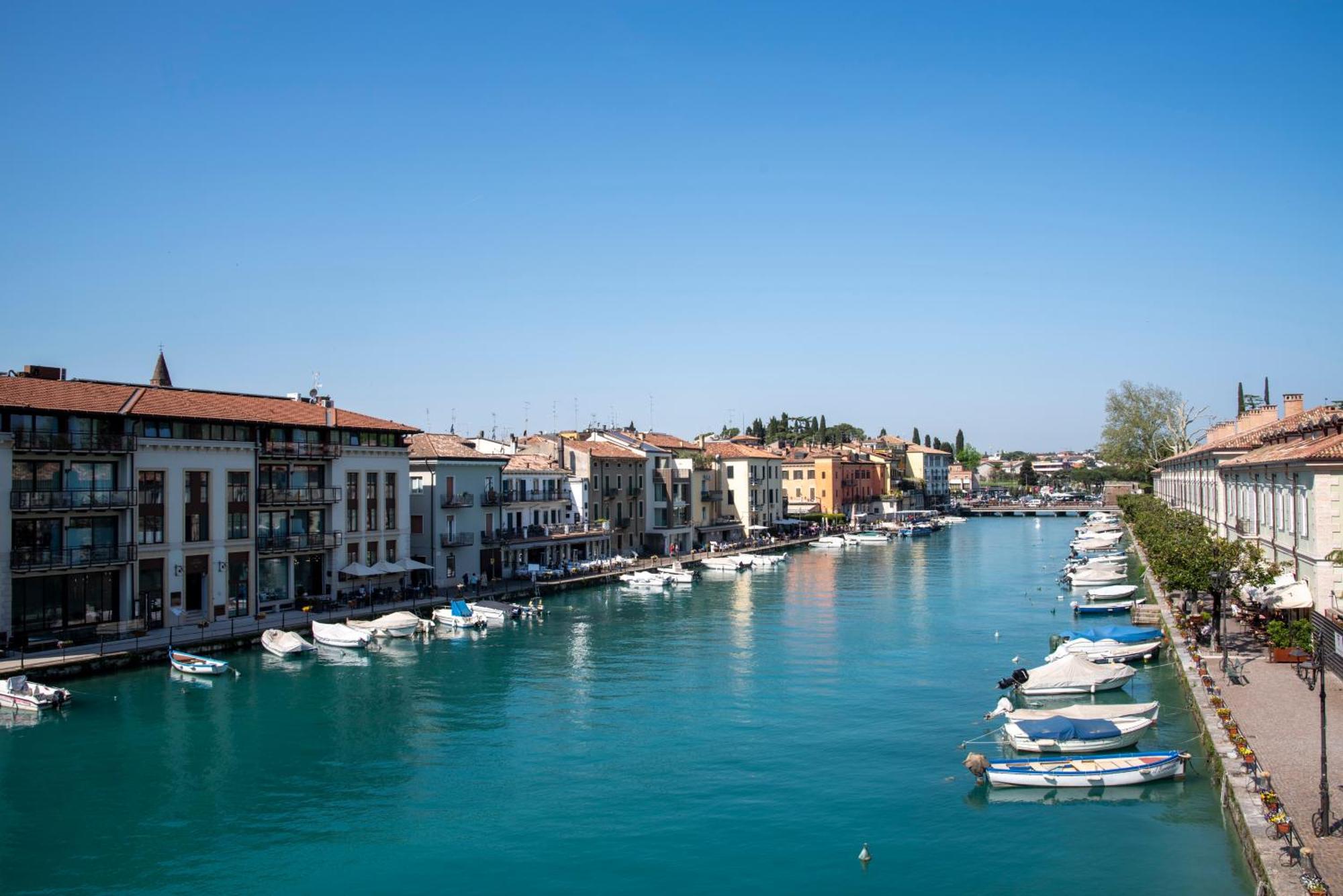 Palazzo Cordigero - Apartments Πεσκιέρα ντελ Γκάρντα Εξωτερικό φωτογραφία