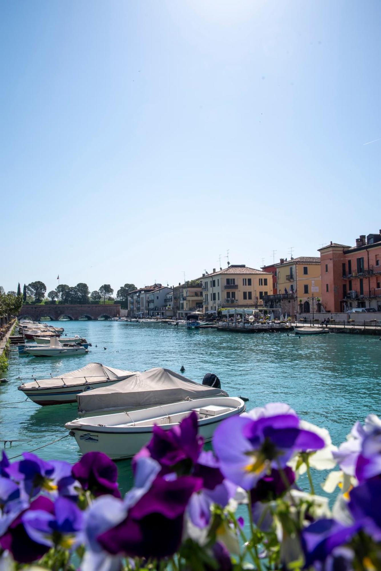 Palazzo Cordigero - Apartments Πεσκιέρα ντελ Γκάρντα Εξωτερικό φωτογραφία