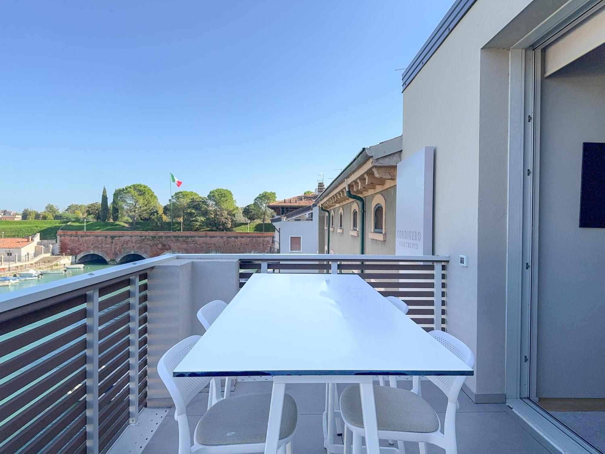 Palazzo Cordigero - Apartments Πεσκιέρα ντελ Γκάρντα Εξωτερικό φωτογραφία