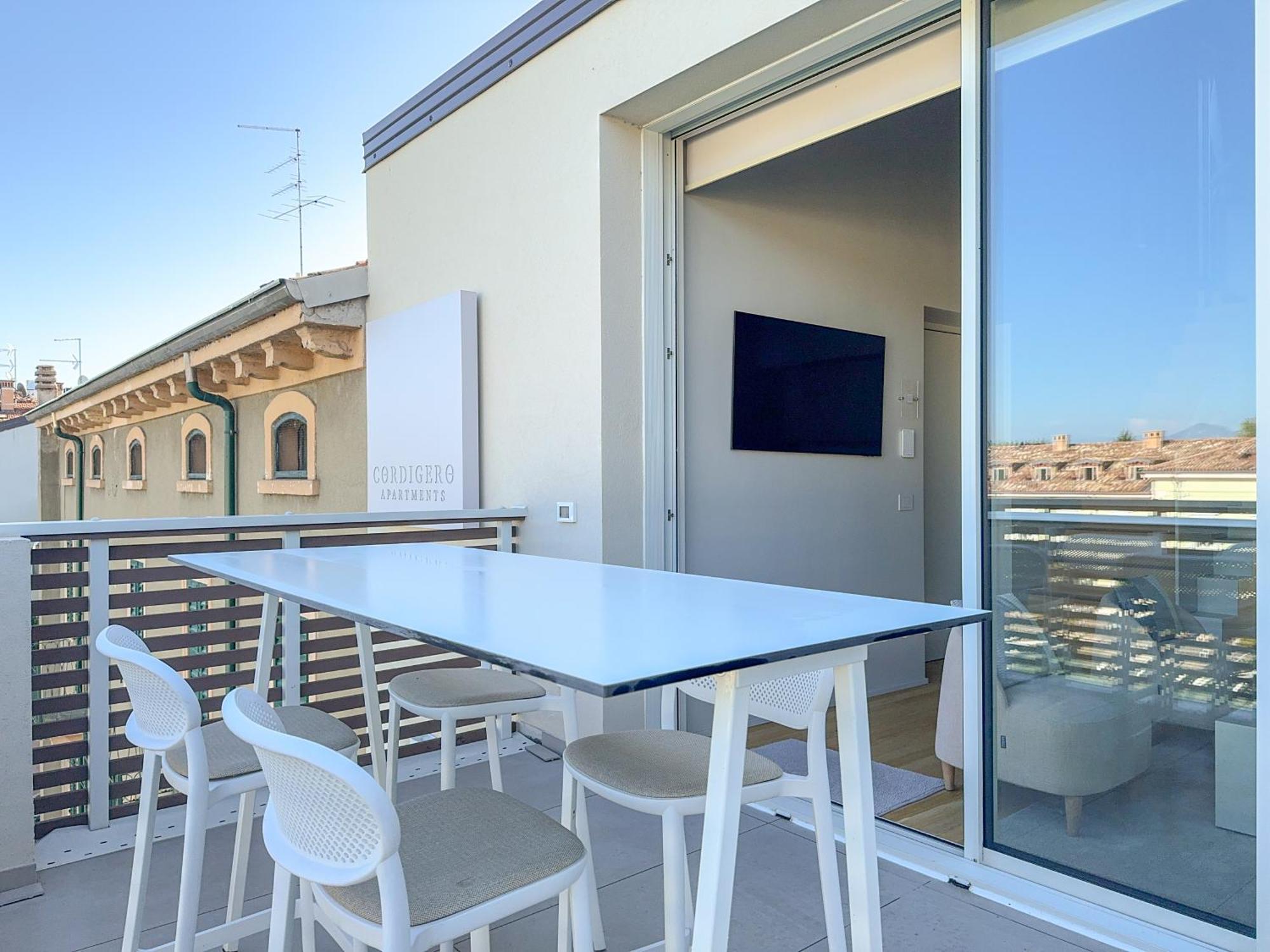 Palazzo Cordigero - Apartments Πεσκιέρα ντελ Γκάρντα Εξωτερικό φωτογραφία