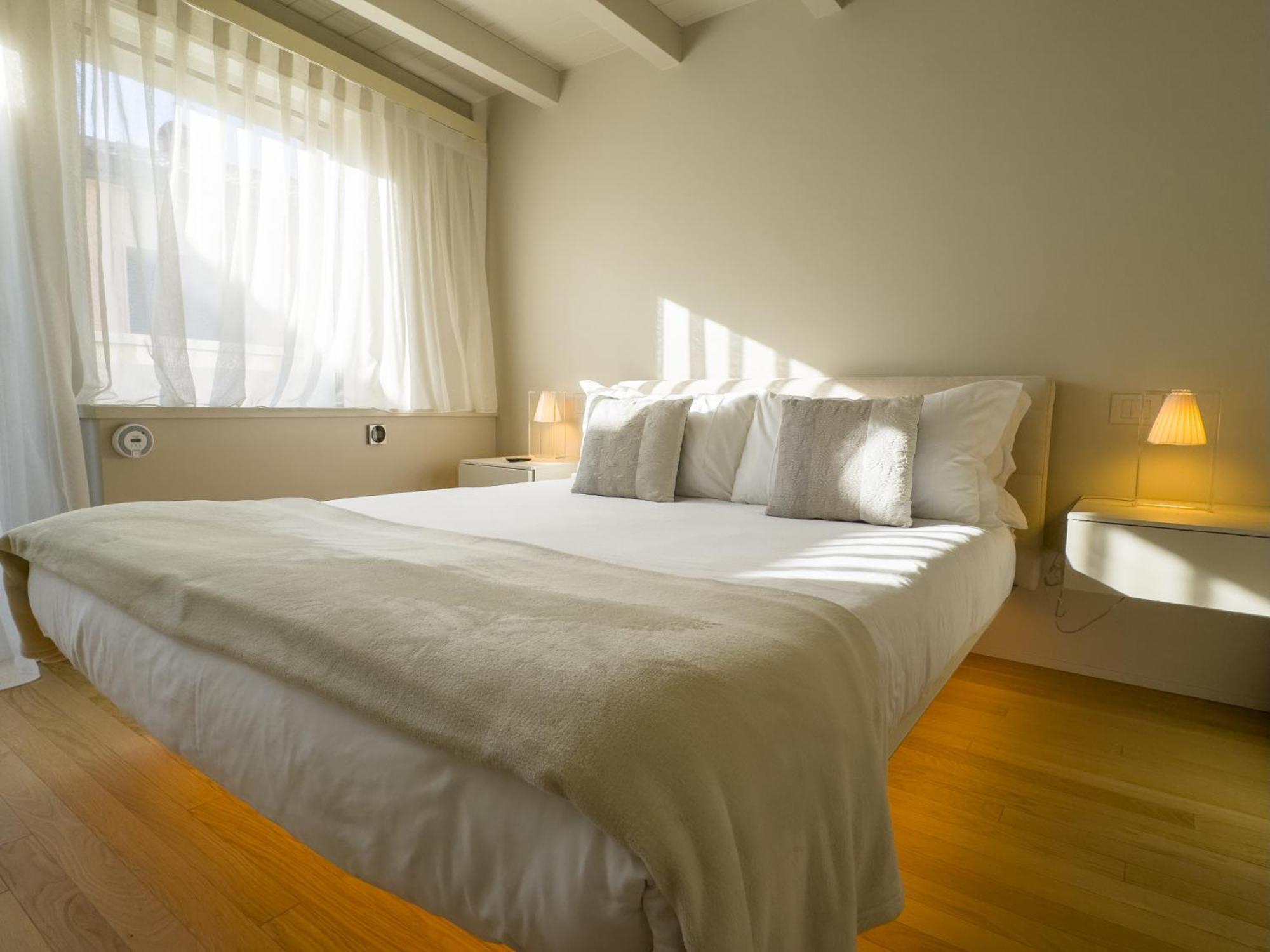 Palazzo Cordigero - Apartments Πεσκιέρα ντελ Γκάρντα Εξωτερικό φωτογραφία