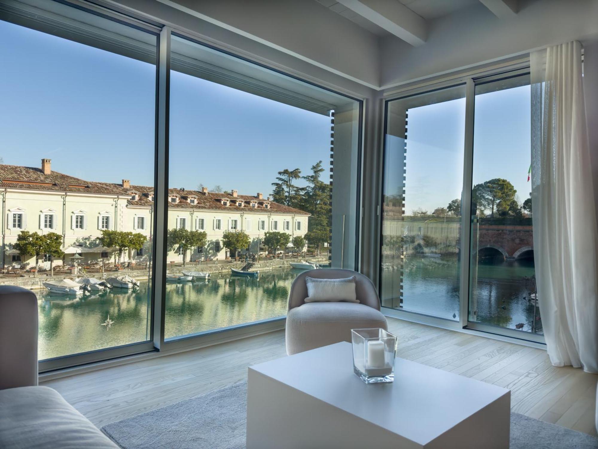 Palazzo Cordigero - Apartments Πεσκιέρα ντελ Γκάρντα Εξωτερικό φωτογραφία