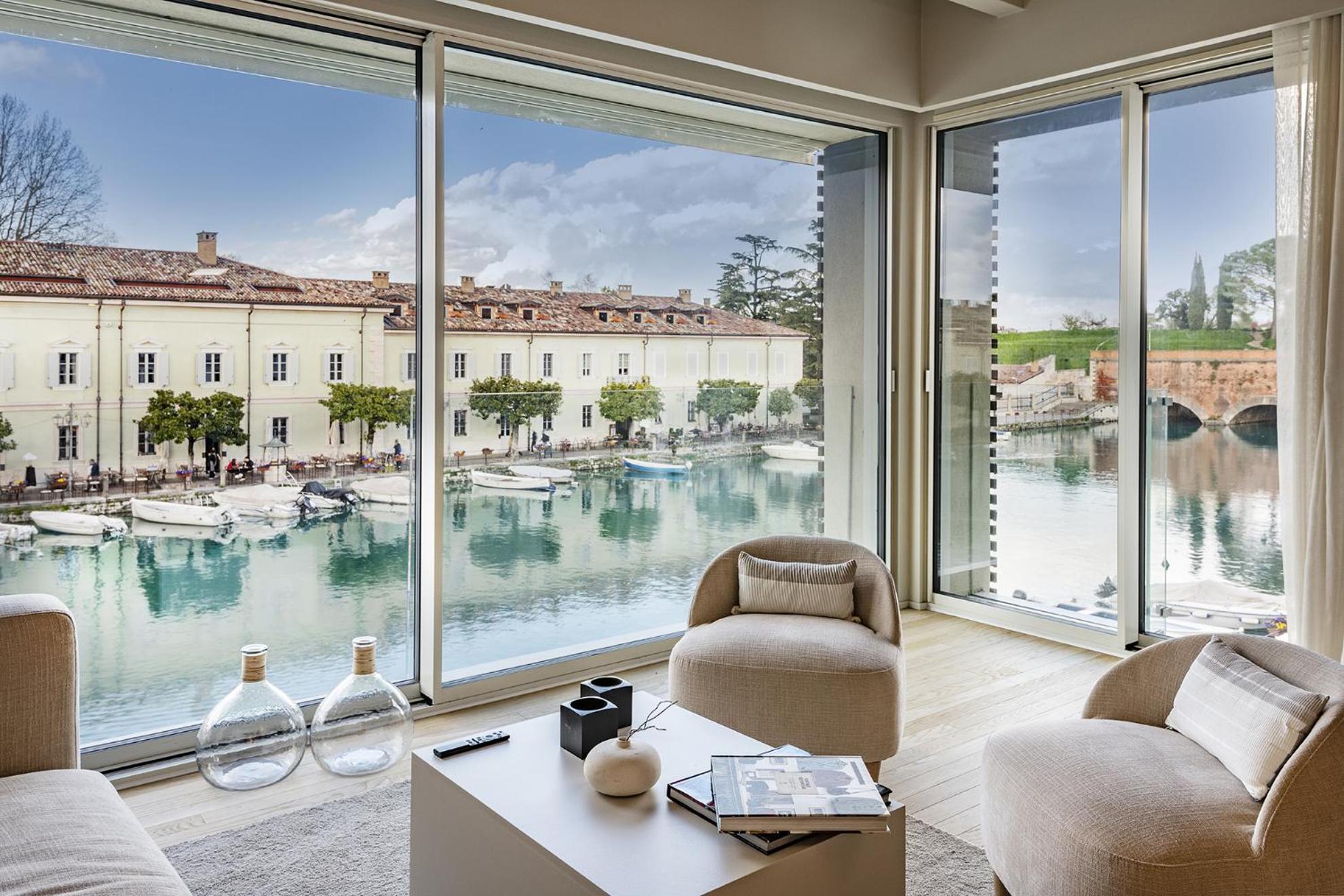 Palazzo Cordigero - Apartments Πεσκιέρα ντελ Γκάρντα Εξωτερικό φωτογραφία