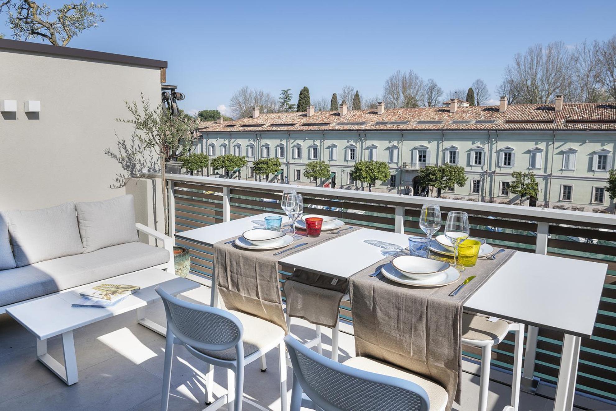 Palazzo Cordigero - Apartments Πεσκιέρα ντελ Γκάρντα Εξωτερικό φωτογραφία