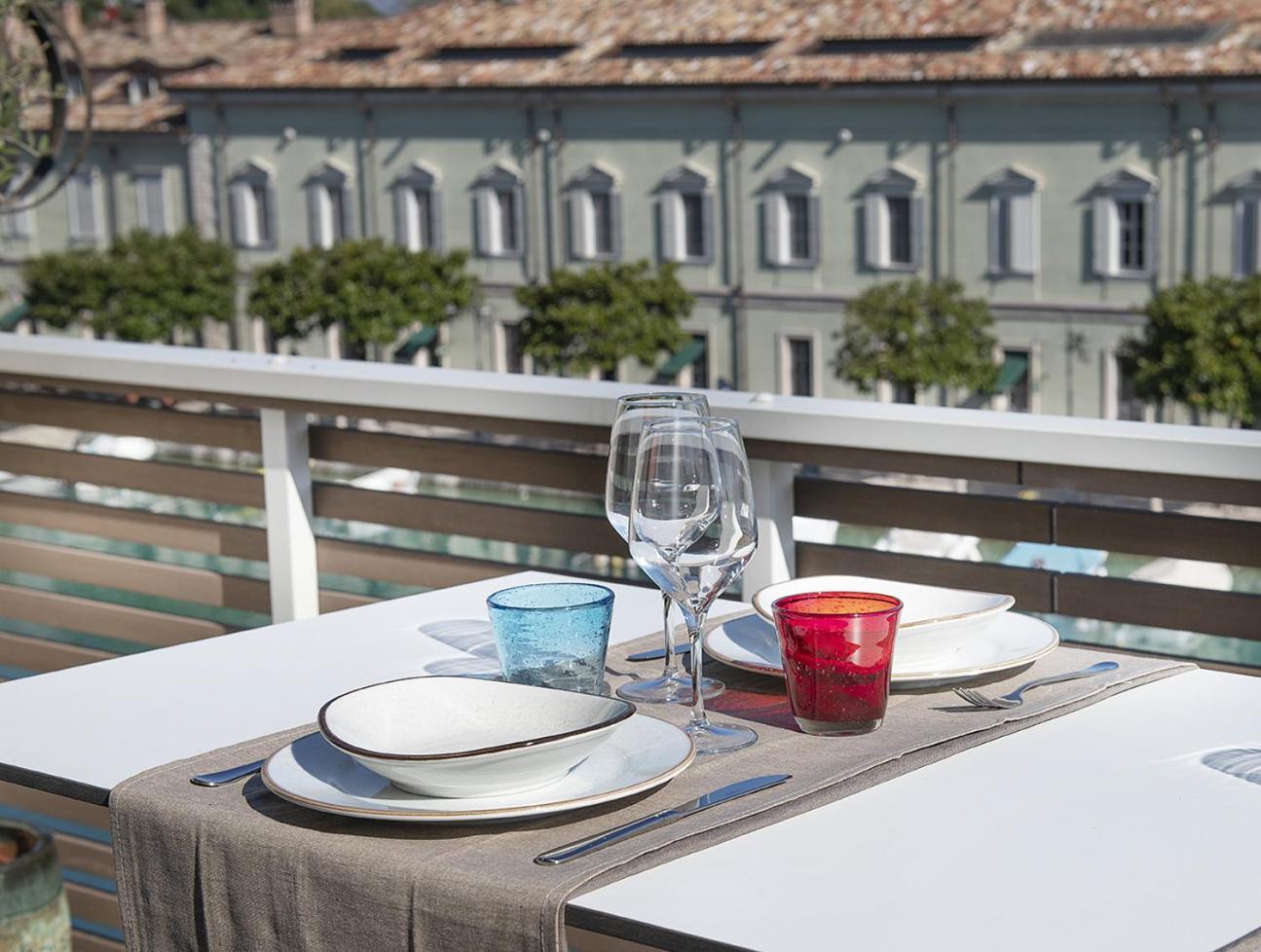Palazzo Cordigero - Apartments Πεσκιέρα ντελ Γκάρντα Εξωτερικό φωτογραφία